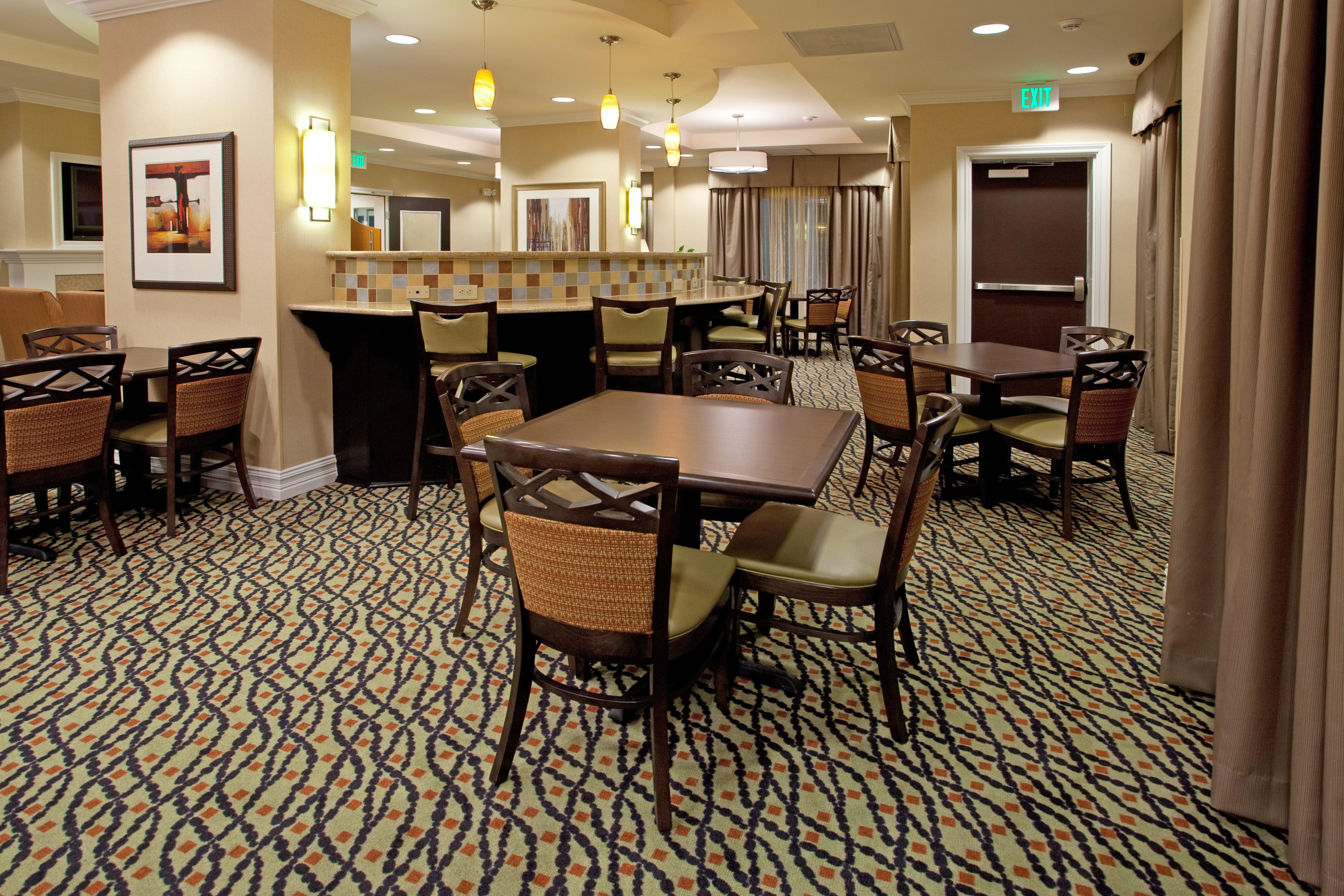 Holiday Inn Express And Suites Newberry By Ihg Restaurant photo
