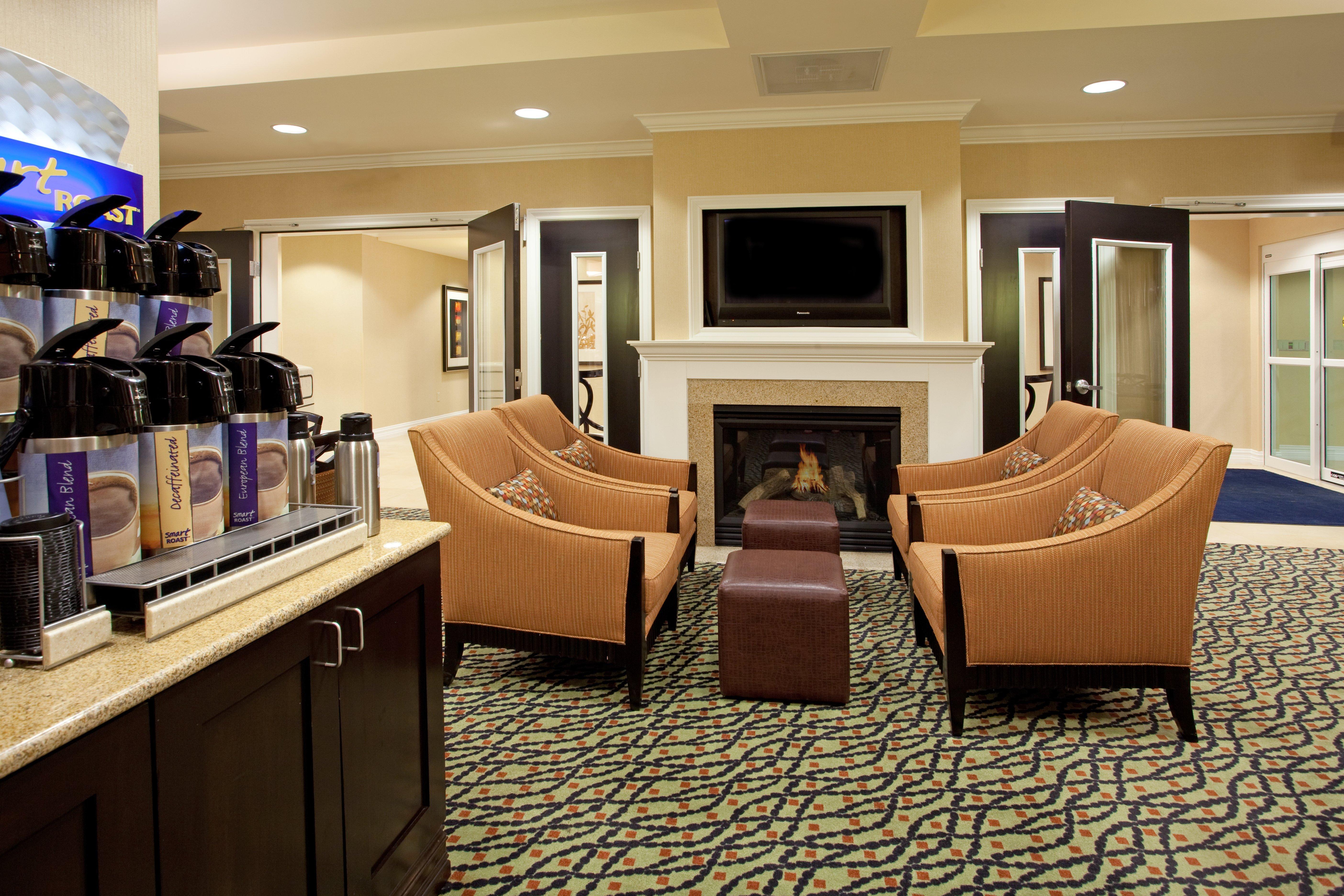 Holiday Inn Express And Suites Newberry By Ihg Exterior photo
